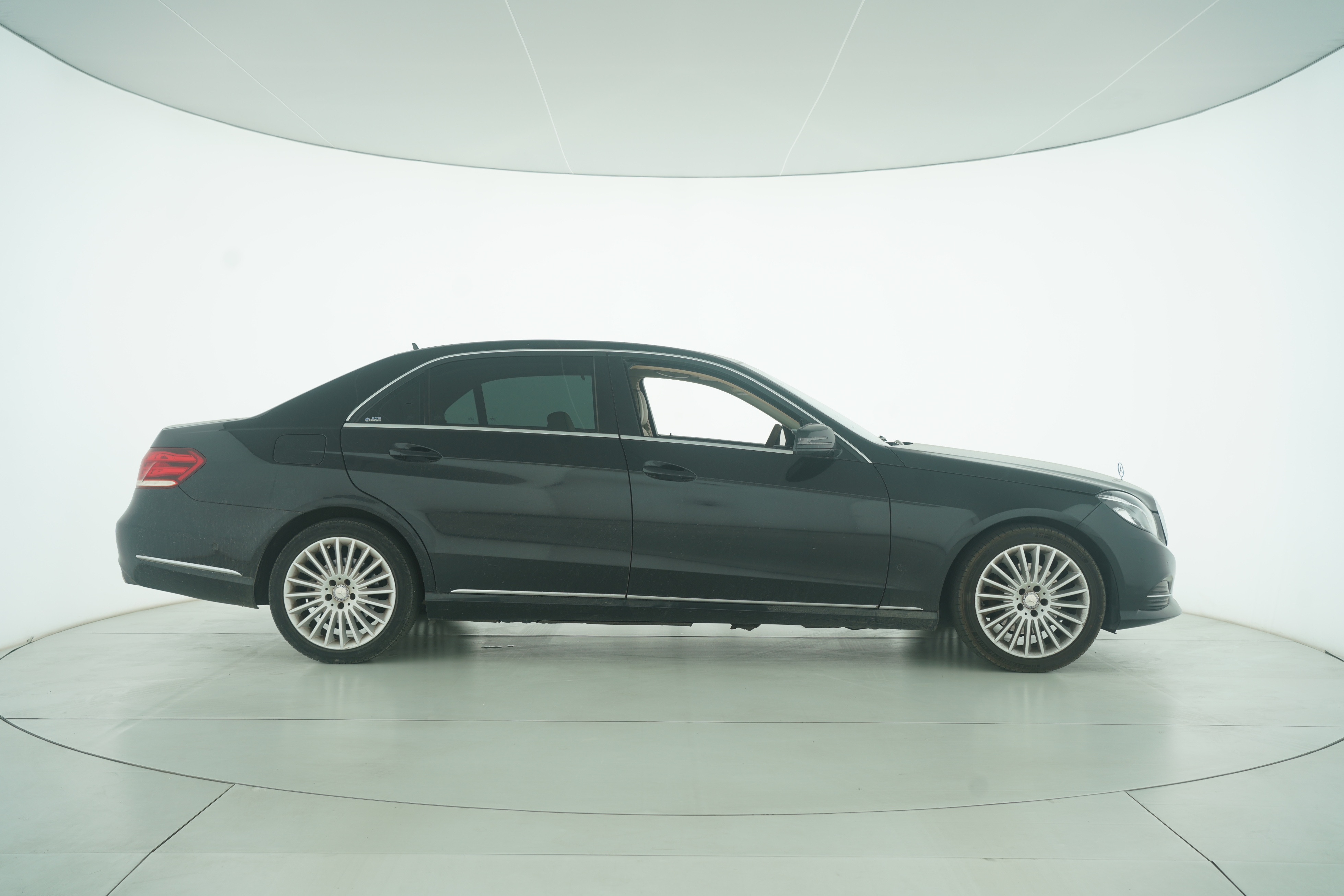 Mercedes Benz E-Class 2015 — фото 8