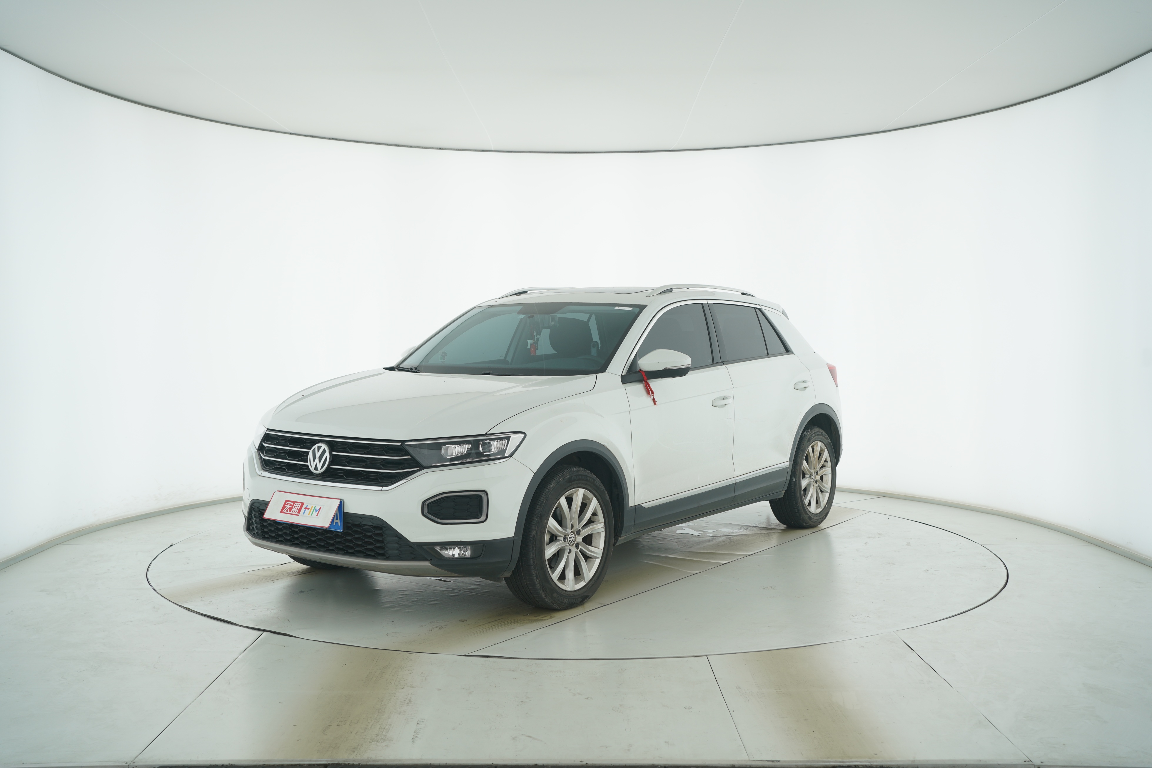 Volkswagen T-ROC 2020 — фото 1
