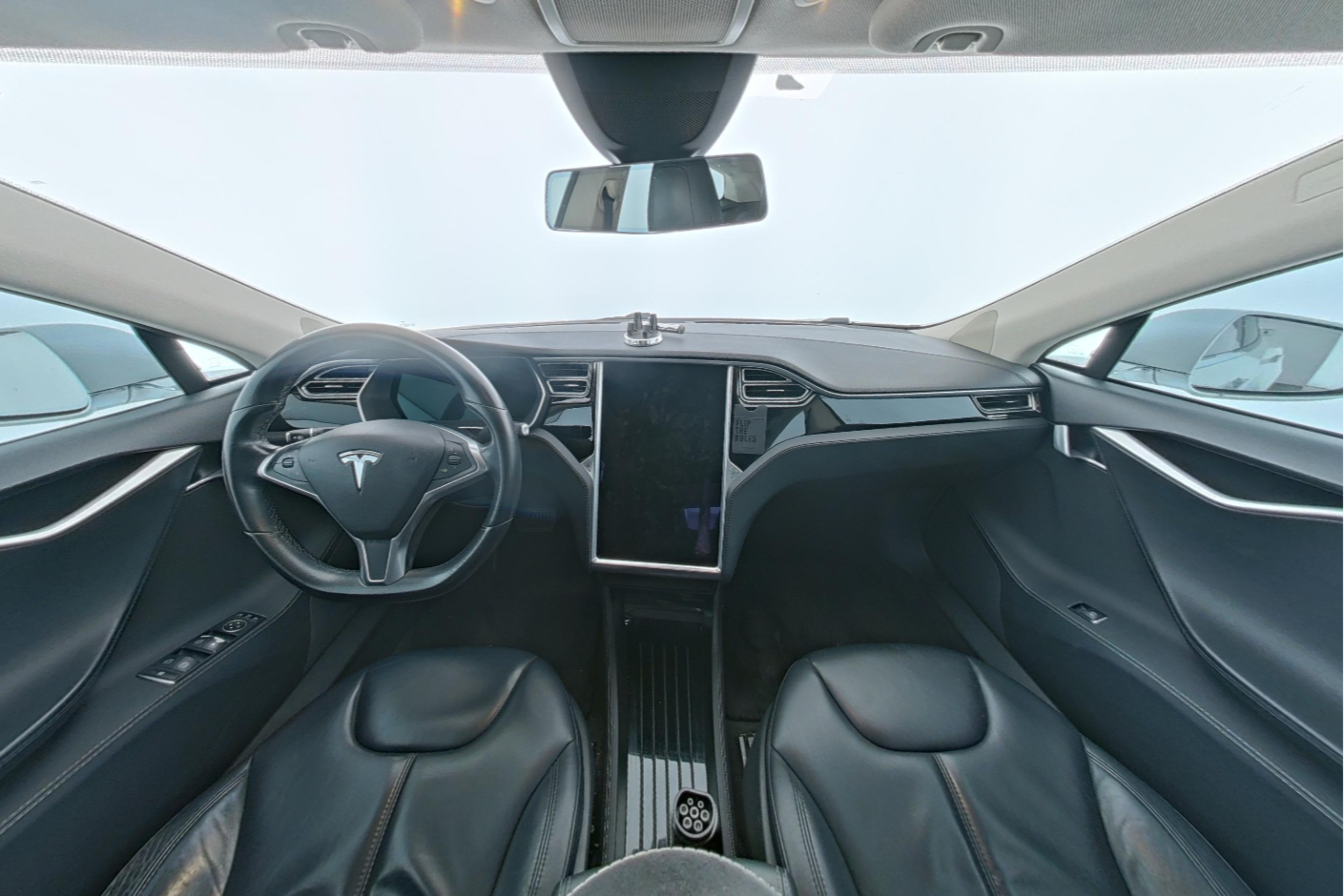 Tesla Model S 2015 — фото 9