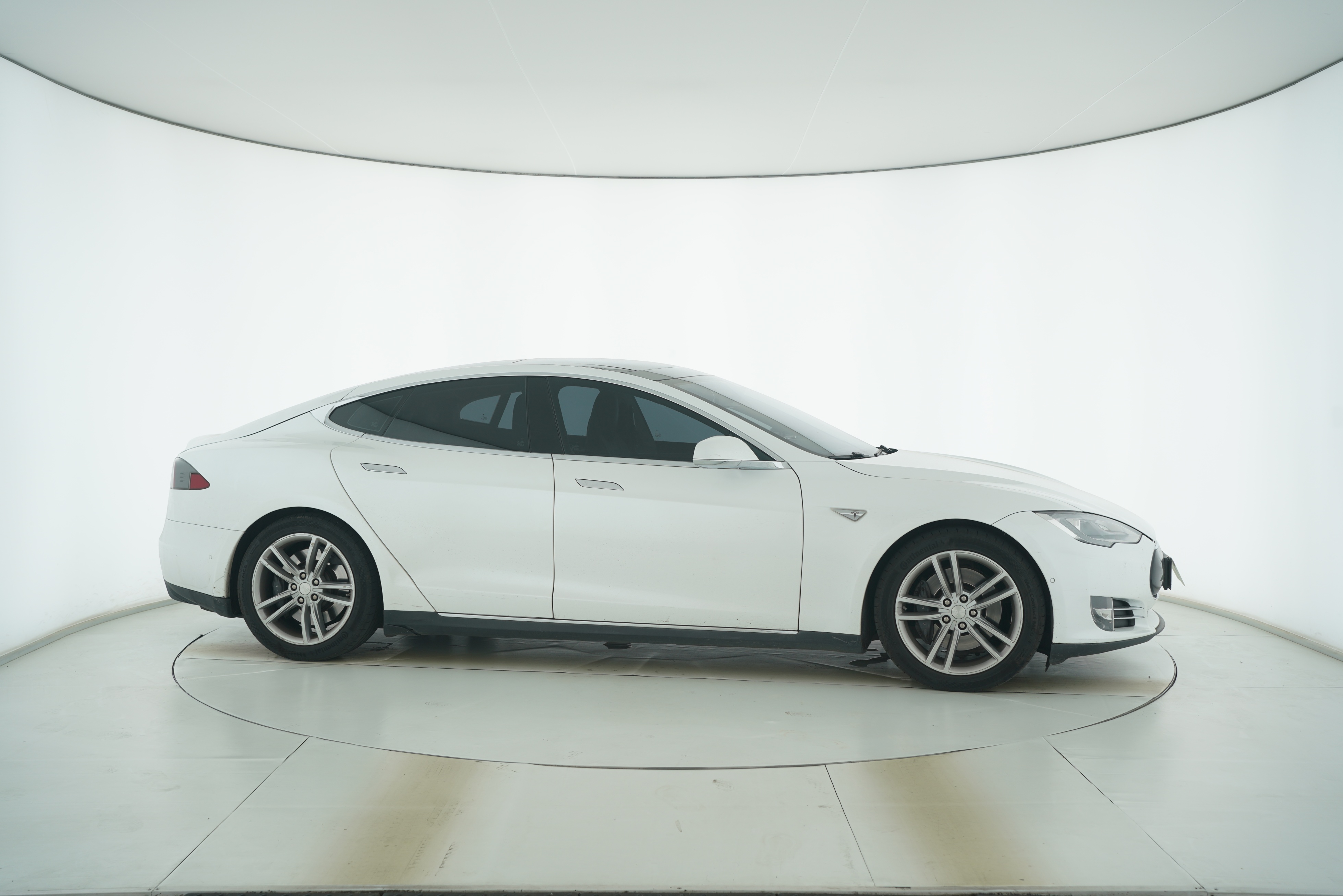 Tesla Model S 2015 — фото 8