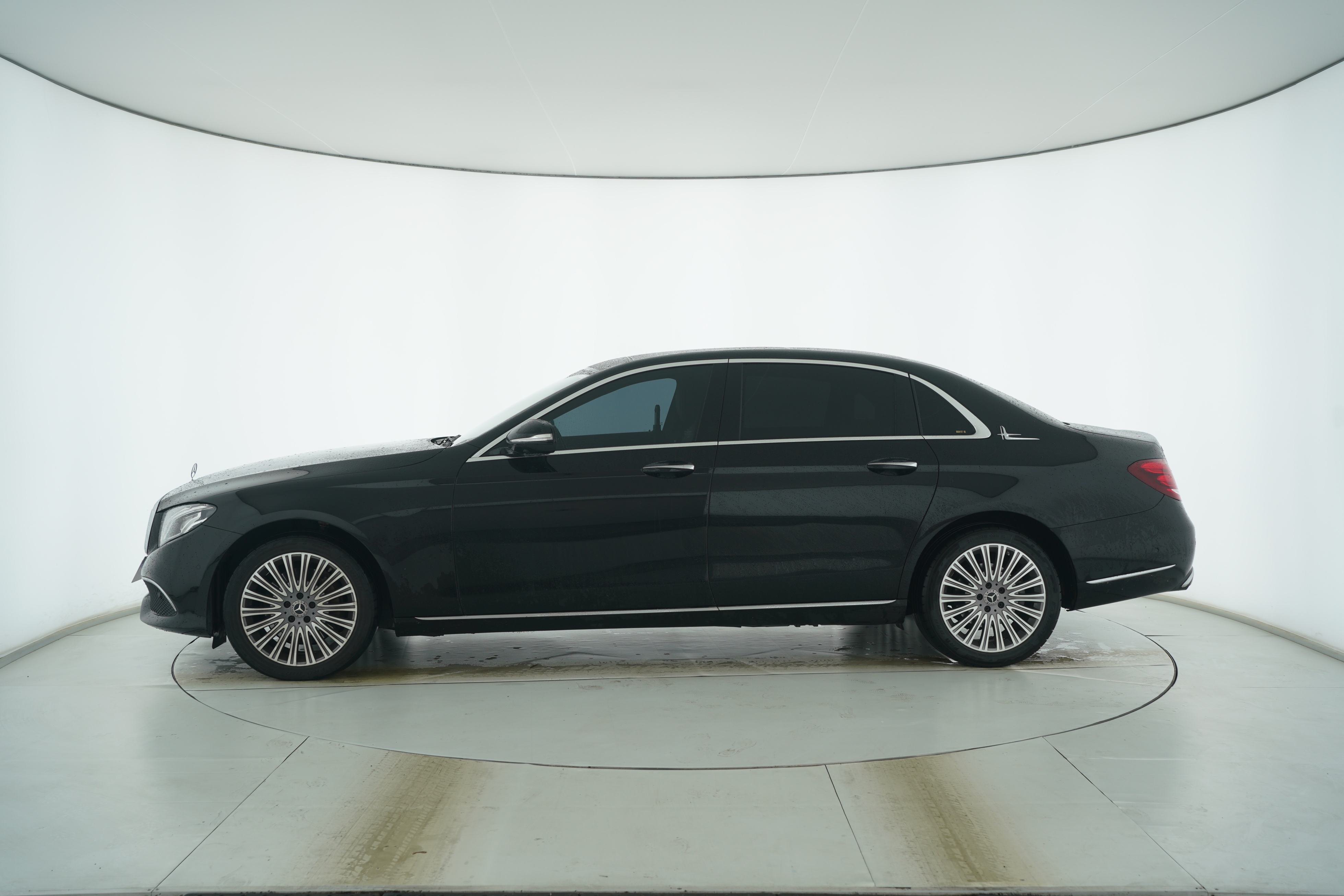 Mercedes Benz E-Class 2020 — фото 7