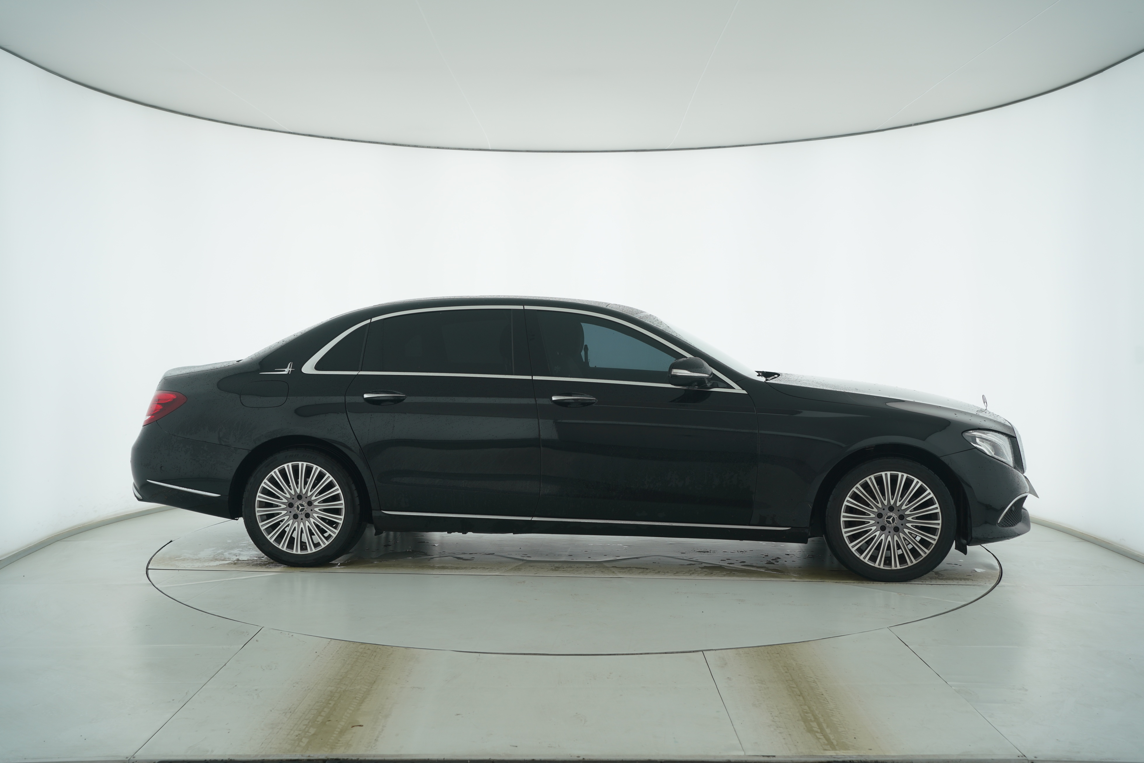 Mercedes Benz E-Class 2020 — фото 8
