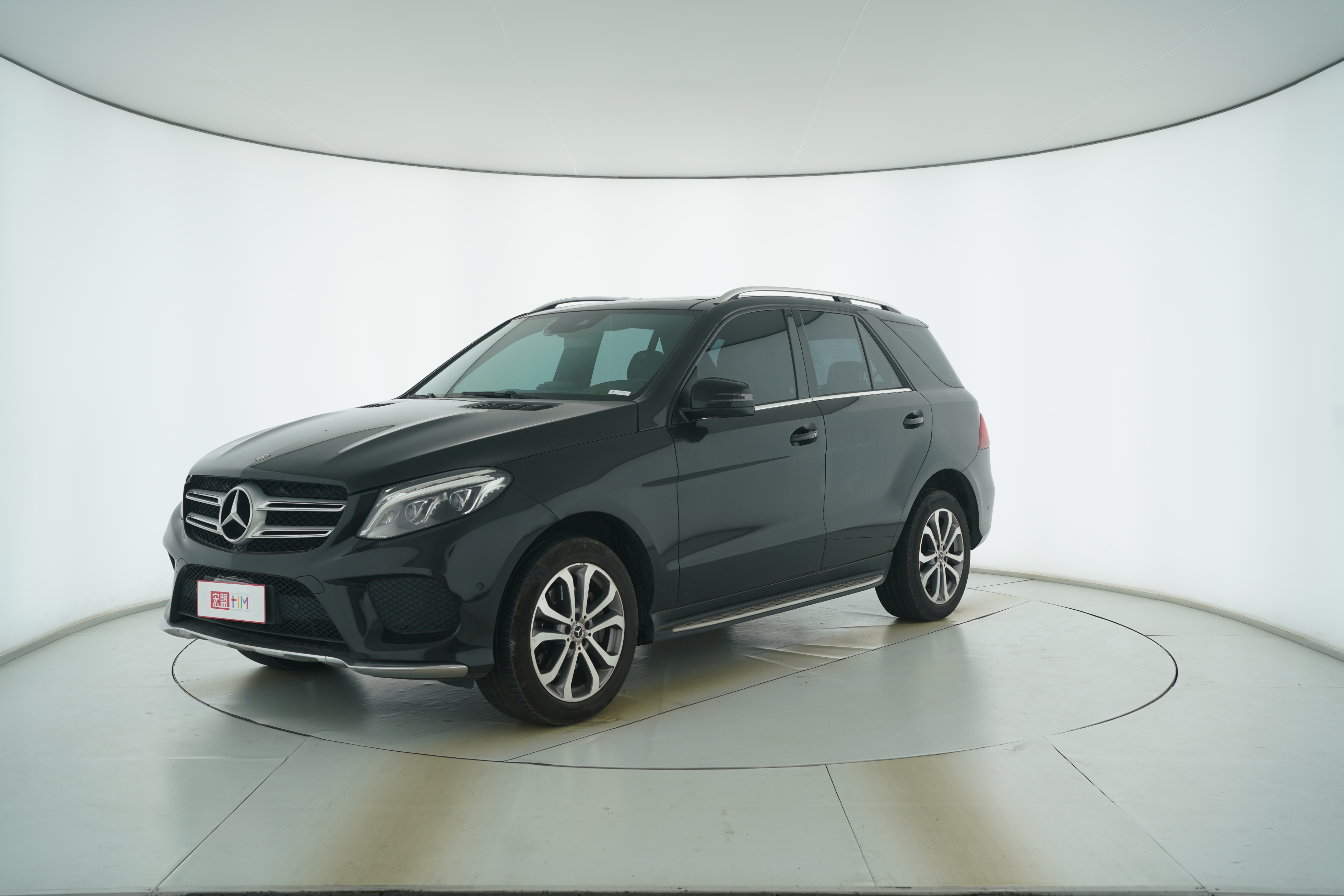 Mercedes Benz GLE 2017 — фото 1
