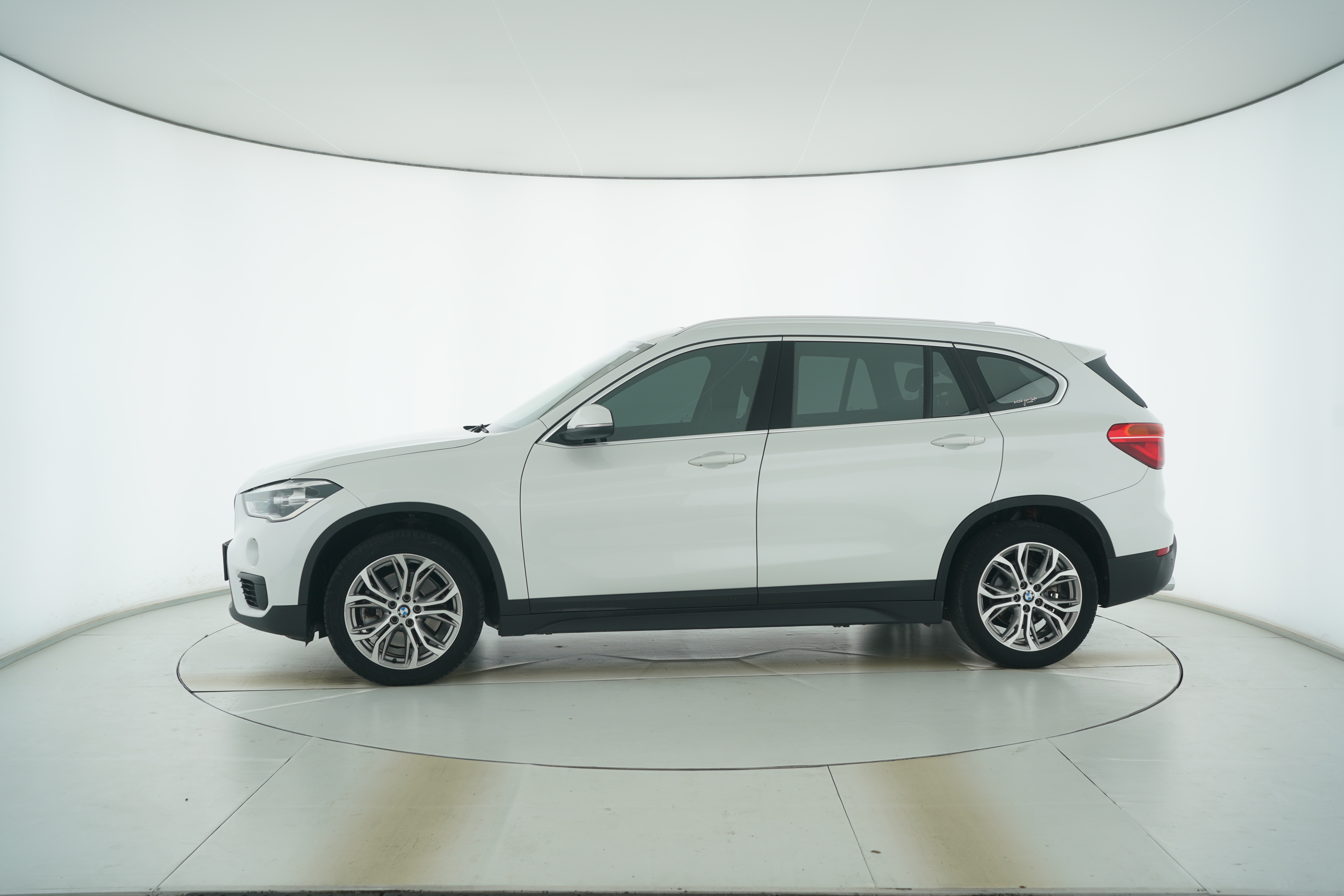 BMW X1 2019 — фото 7