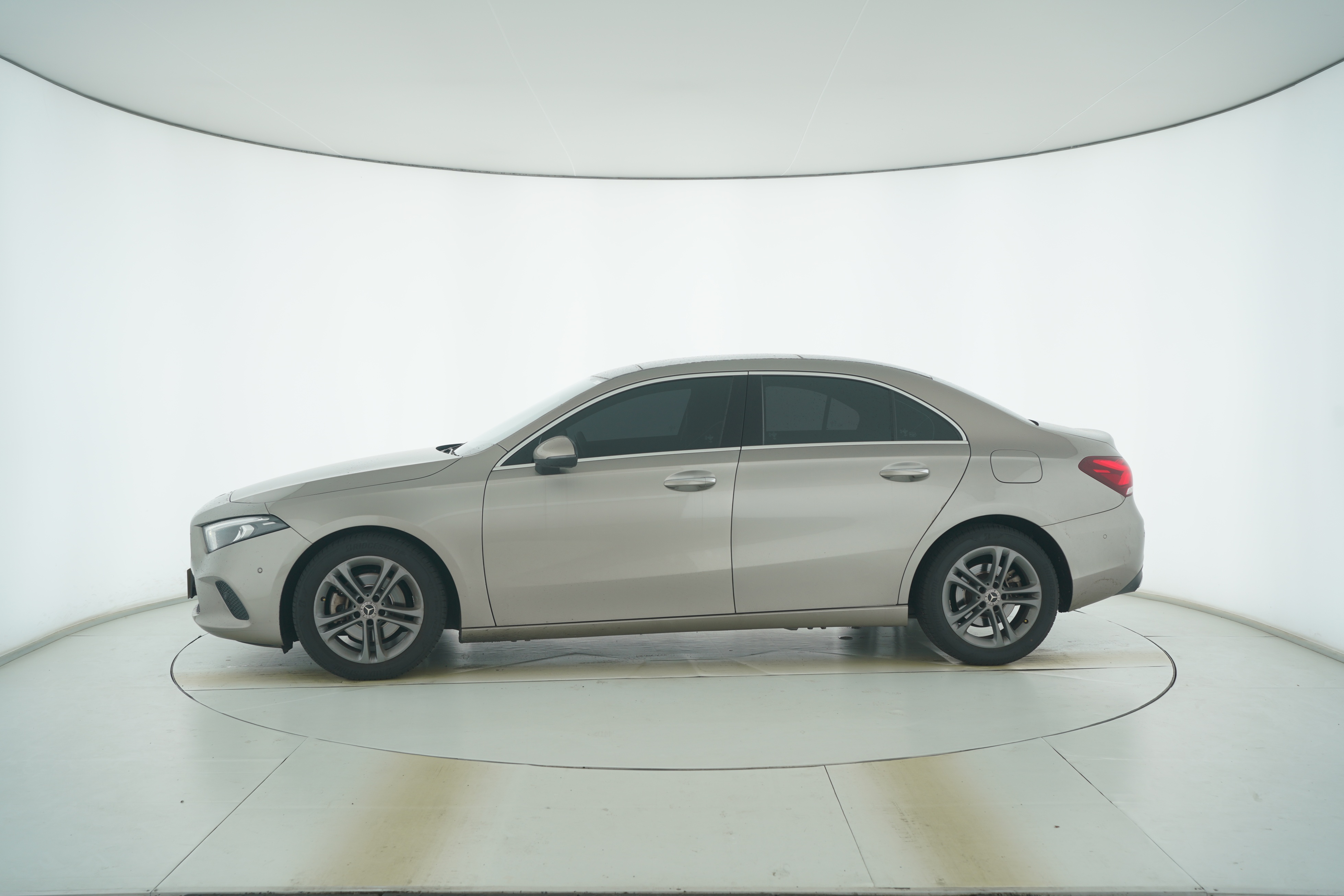 Mercedes Benz A-Class 2020 — фото 7