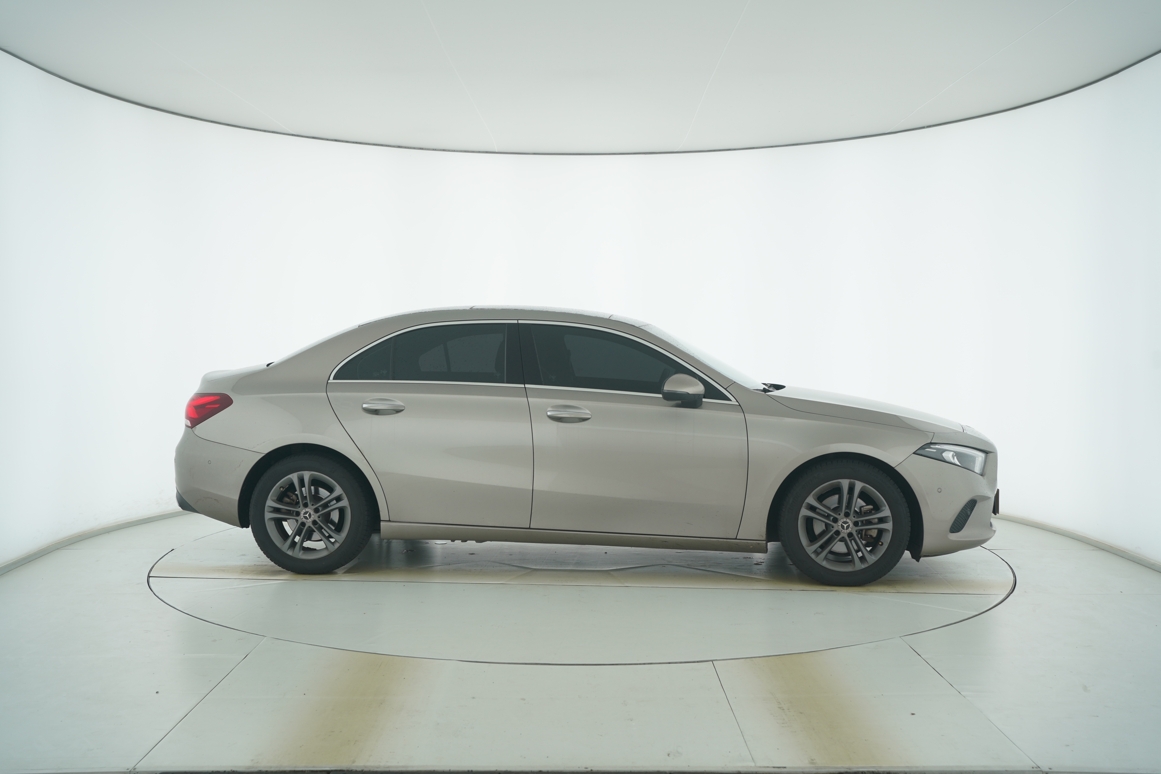Mercedes Benz A-Class 2020 — фото 8